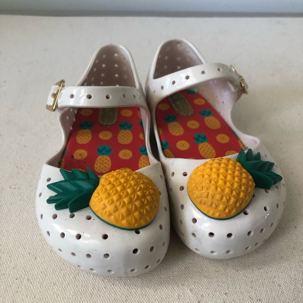 Mini Melissa size 7